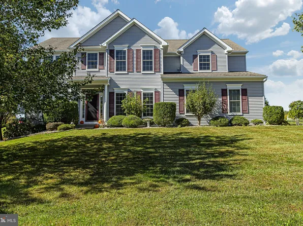 140 Mill House Dr, Lincoln University, PA 19352