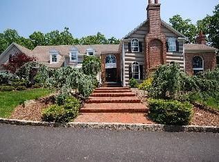 7 Beacon Hill Dr, Chester, NJ 07930