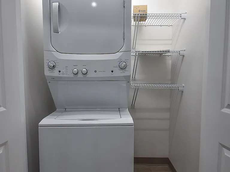 Crossroads Place Apartments — Photo 12
