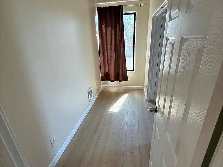 1700 Le Roy Ave #8 — Photo 5