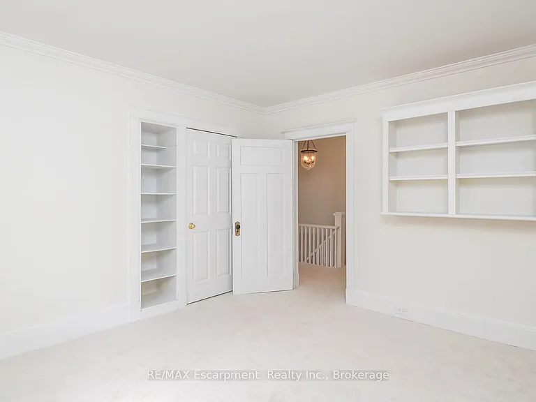 209 Allan St — Photo 20