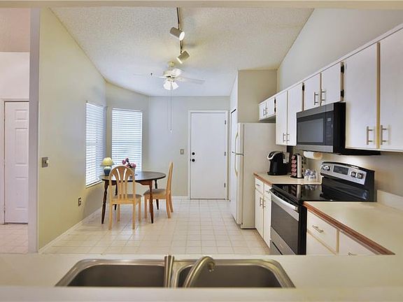 5th image of 14531 Fox Haven Blvd