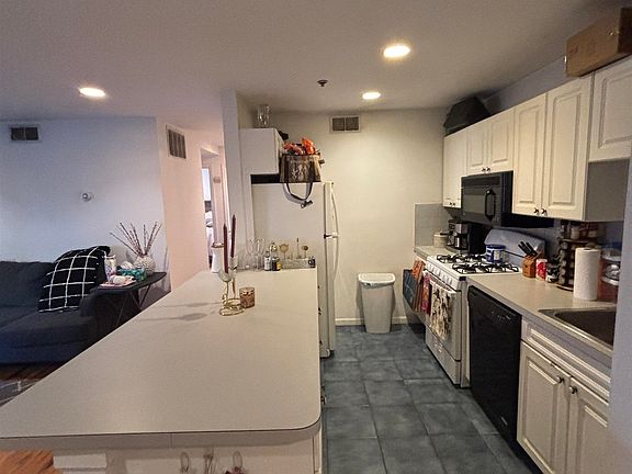3rd image of 401 1st St Floor 1