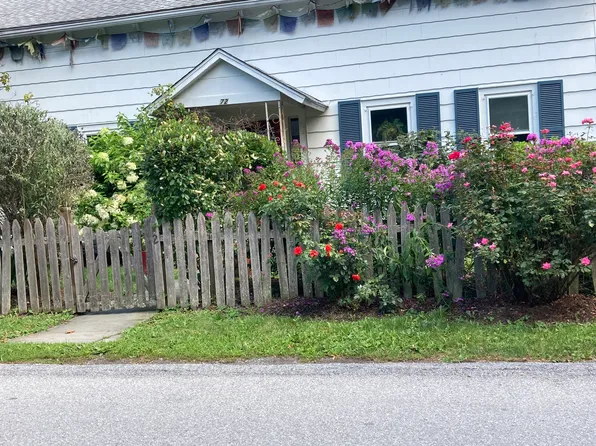 72 Orchard Dr, Rhinecliff, NY 12574