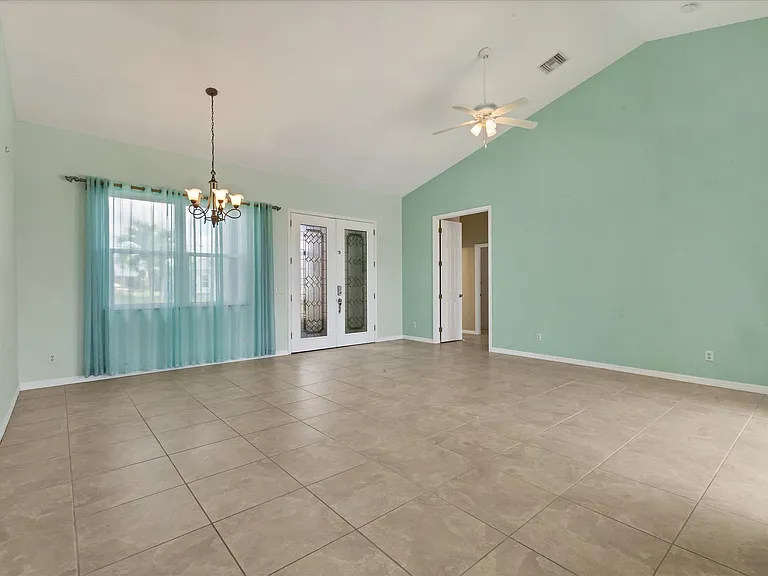 15077 Acorn Cir — Photo 5