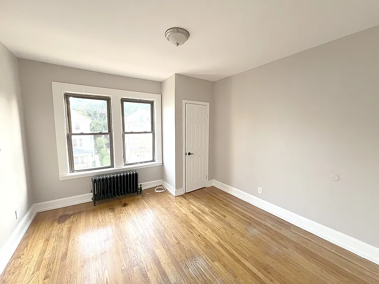 65 Monroe Street - E — Photo 2