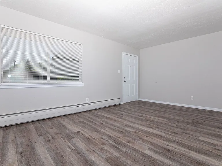De Cortez Apartments — Photo 28