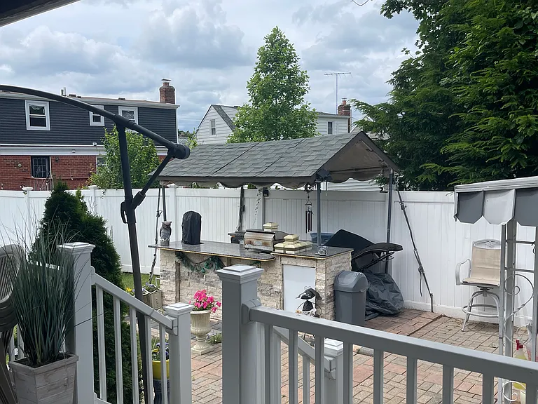 Bonnie Ct — Photo 9