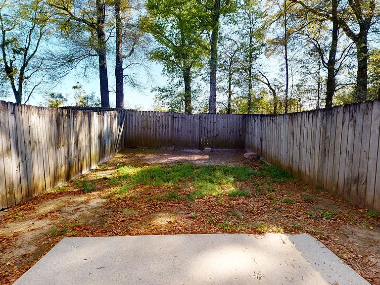 130 Woodmere Dr — Photo 6