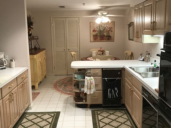 Kitchen/Dining Area