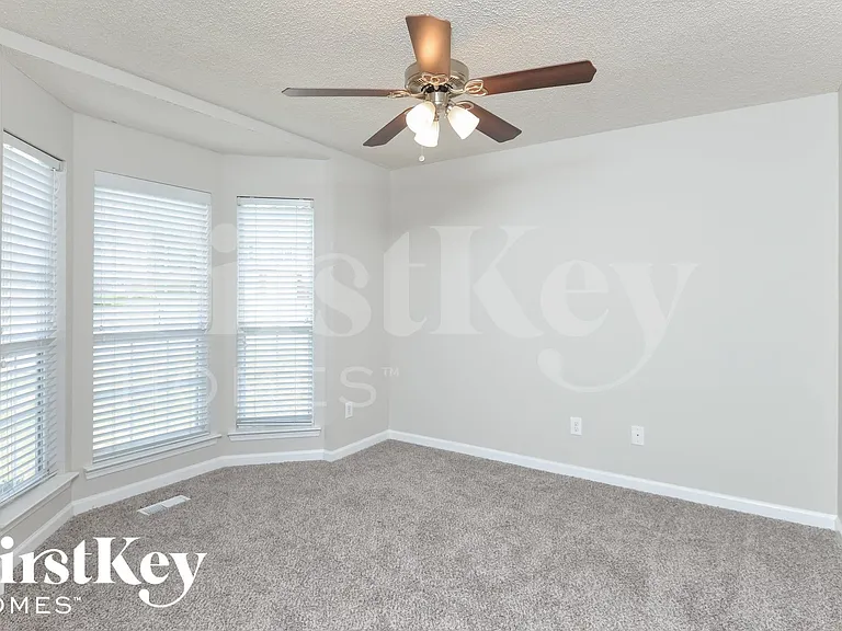 1755 Annendale Dr — Photo 8