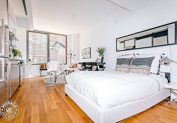 4th image of 123 Melrose St APT 449