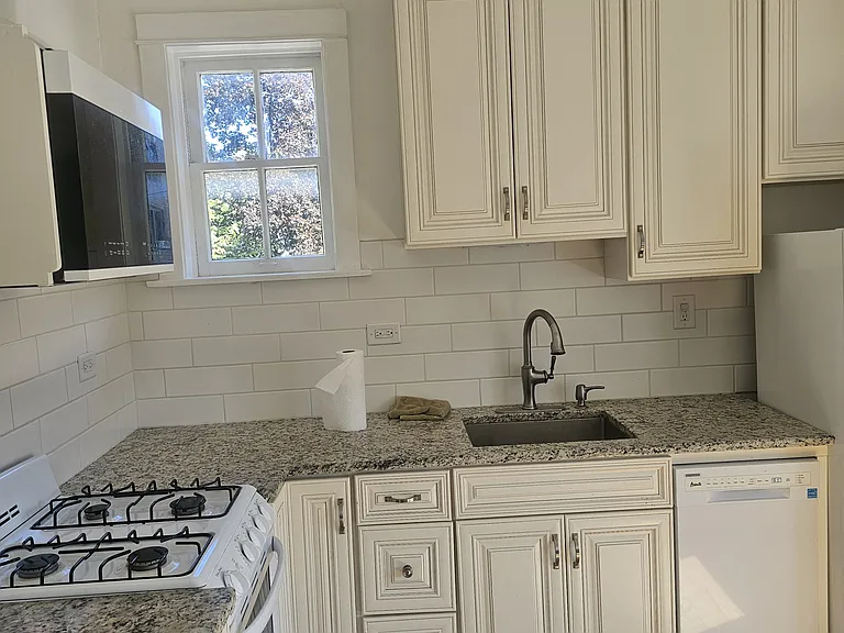 5237 S University Ave — Photo 4