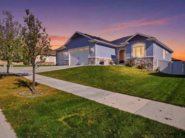 5819 Jade Blf, Cheyenne, WY 82009