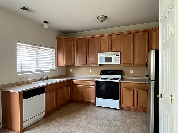 4th image of 15115 E Bayaud Pl