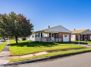 350 Port Royal Dr, Toms River, NJ 08757