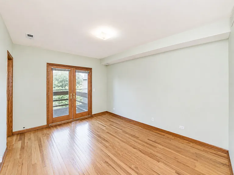 3240 N Racine Ave #2 — Photo 6
