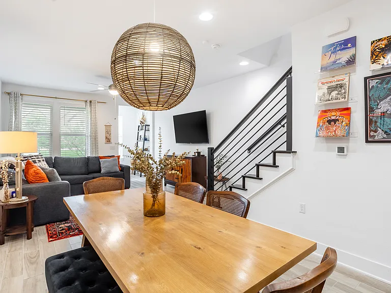 2517 Simond Ave #C — Photo 5
