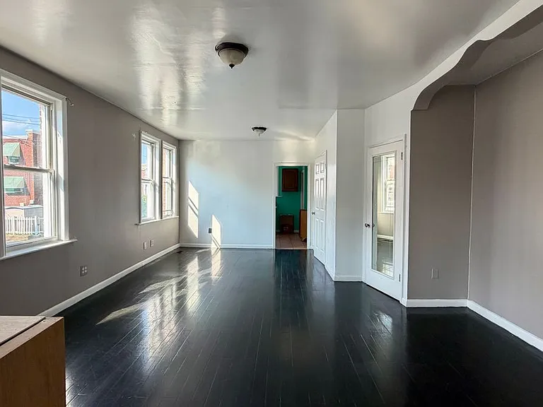 4301 Cottman Ave — Photo 3