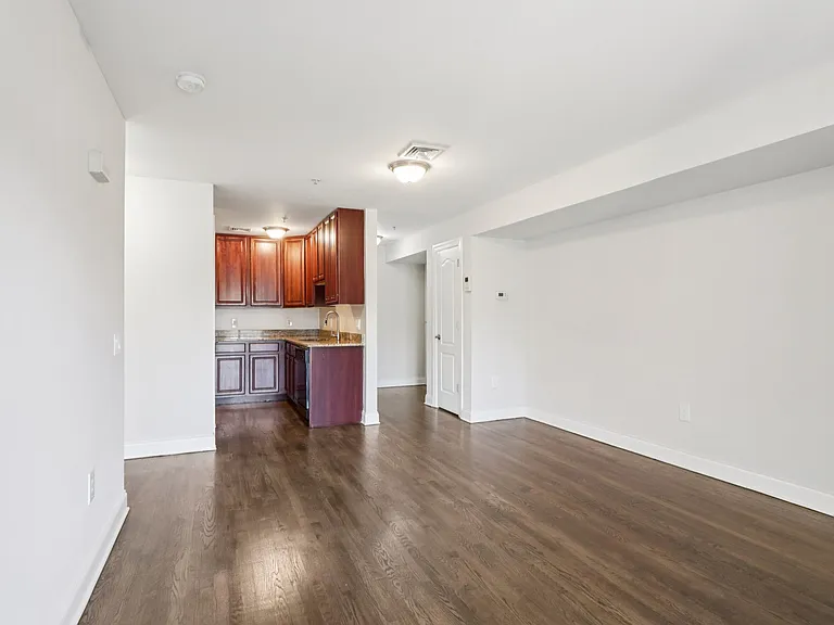 Summit Ridge Luxury Apartments — Photo 64