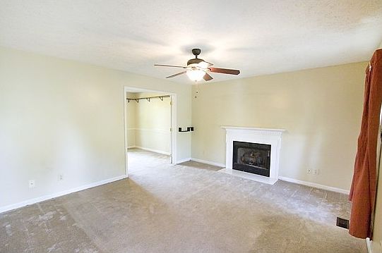 2nd image of 702 Gardendale Ln