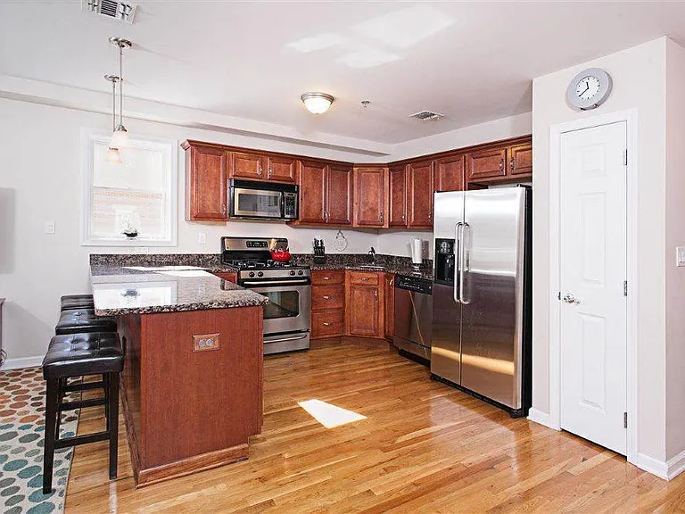 200 Jackson St #3 — Photo 1