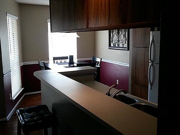 4th image of 3919 Fairmont Pkwy APT 246