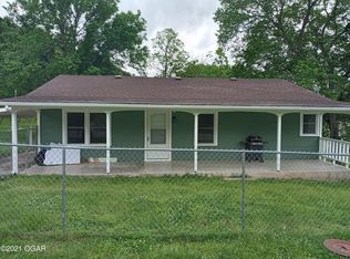 606 Elm St, Anderson, MO 64831