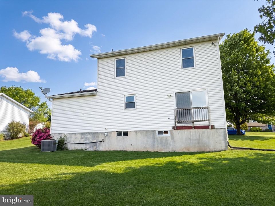 2nd image of 27 Colonial Dr