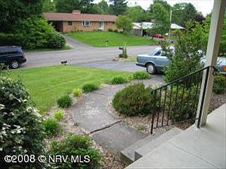 2nd image of 916 Buchanan Dr