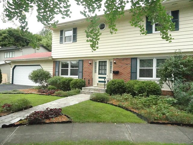 1st image of 7 Evergreen Cir