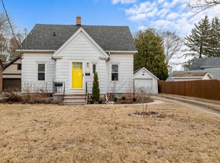 1102 Nagle Ave, Manitowoc, WI 54220