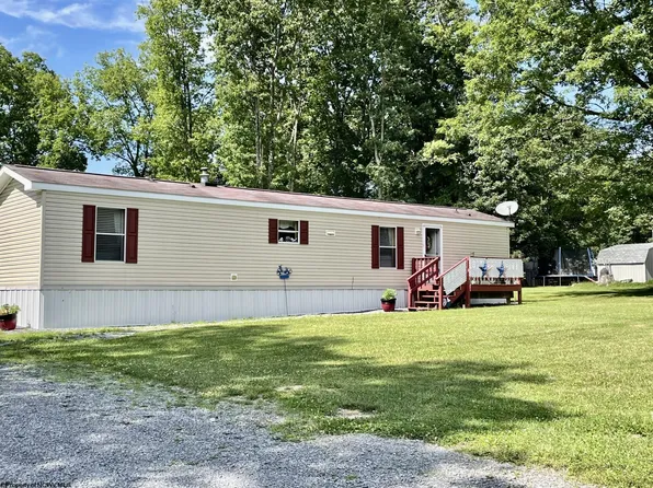 1329 Dogtown Rd, Reedsville, WV 26547