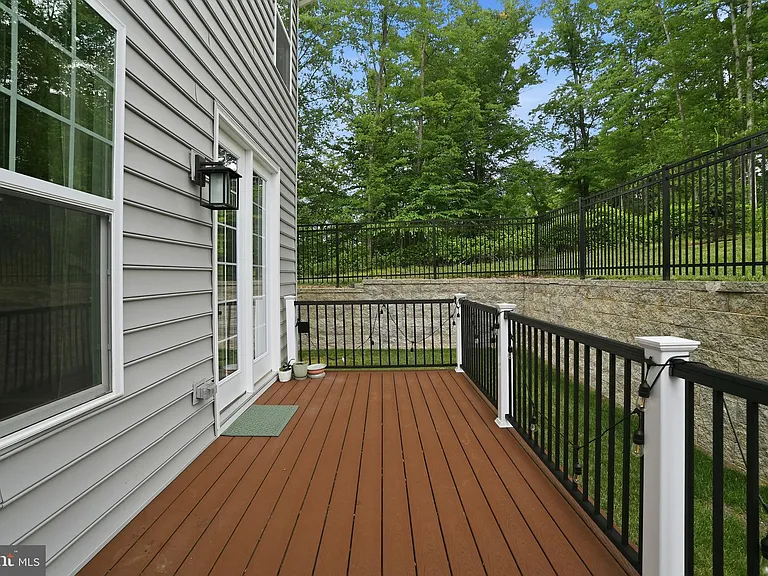 411 W Ponds Edge Dr — Photo 22
