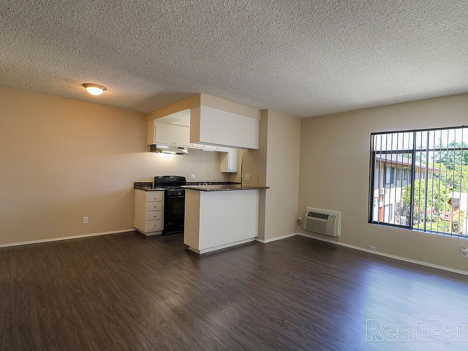 1st image of 890 S Rosemead Blvd APT 10