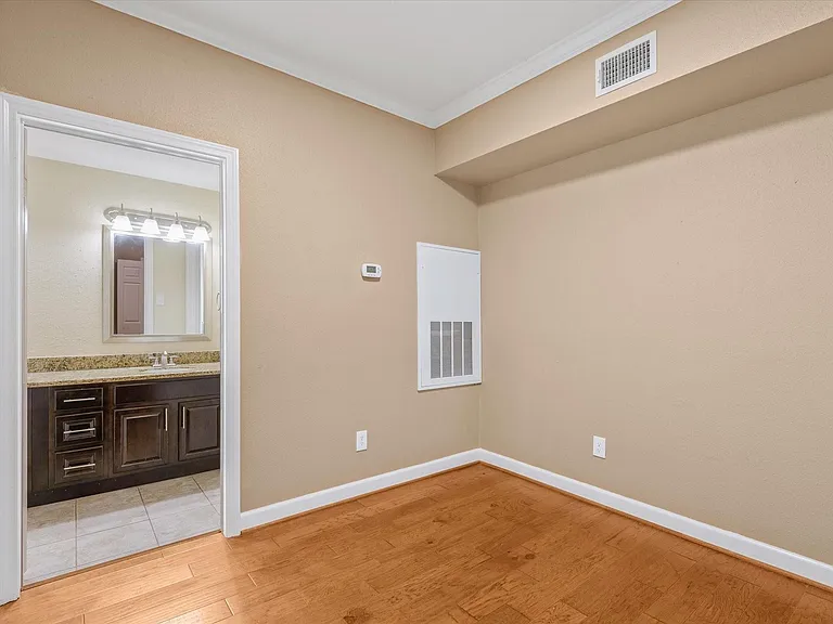 2255 Braeswood Park Dr #146 — Photo 5