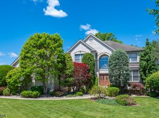 9 Ralph Dr, Fairfield, NJ 07004