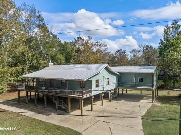 132 Holly Ln, Lucedale, MS 39452