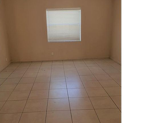 3rd image of 610 NE 35th St #2