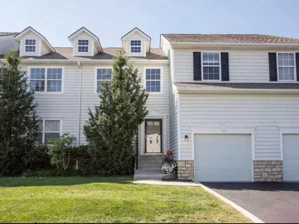 9131 Walker Park Dr, Columbus, OH 43240