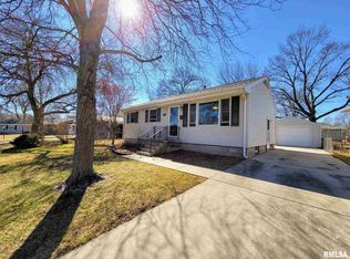 3527 Ivanhoe Dr, Springfield, IL 62703