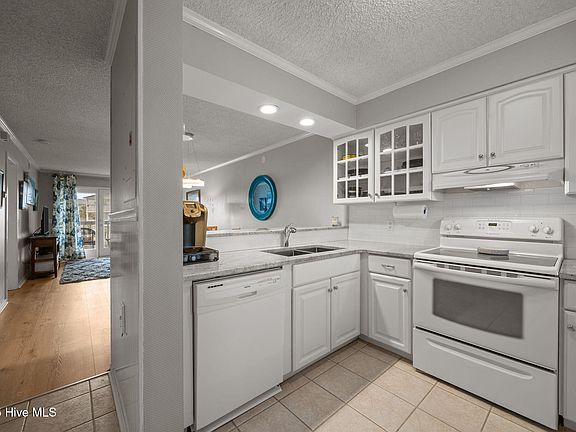 4th image of 400 Virginia Avenue #202a