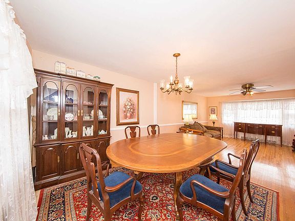 5th image of 445 Division Ave