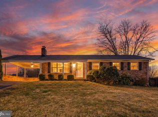 660 Foxcroft Rd, Warrenton, VA 20186