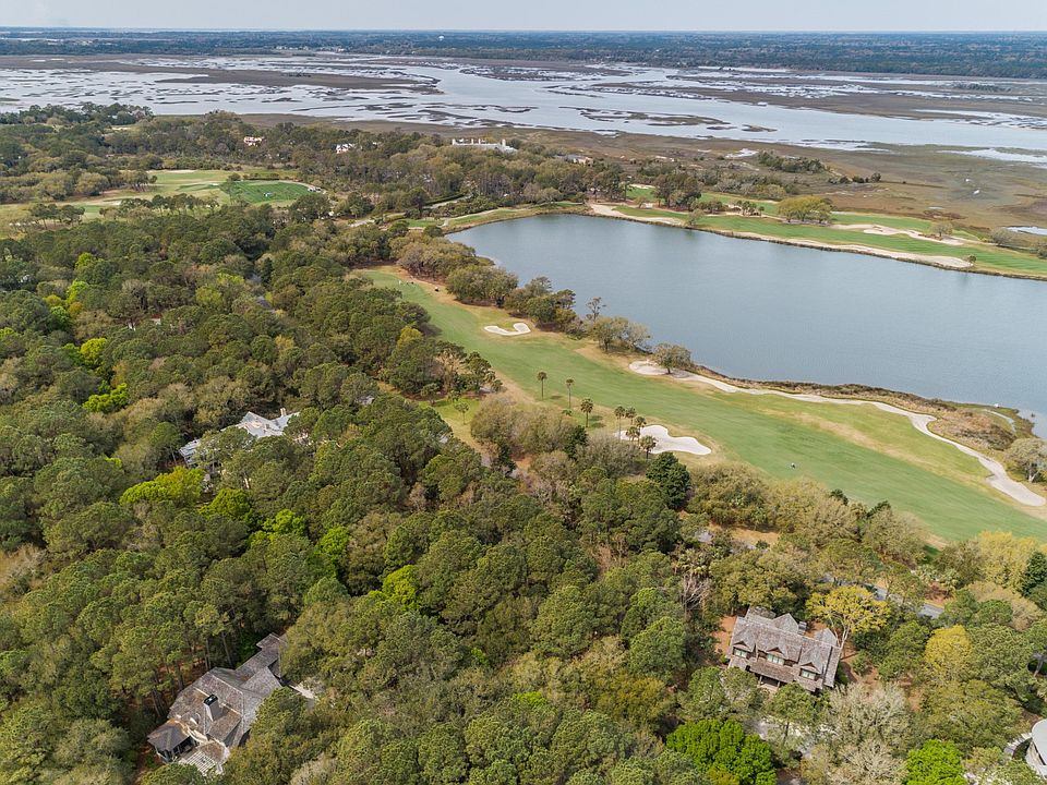 1st image of 5 Green Meadow Dr