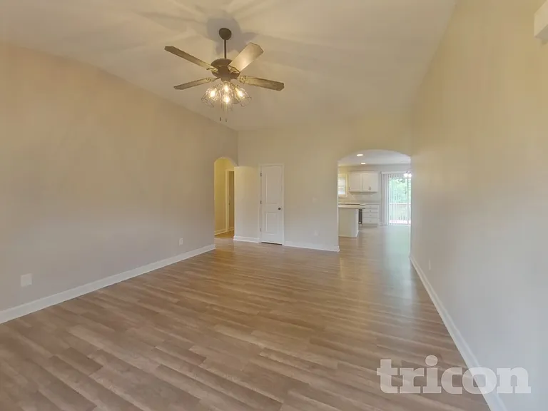 456 Blairwood Ct — Photo 2