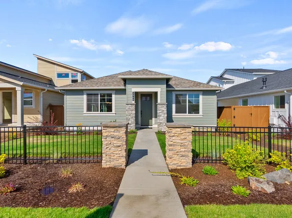 3966 NE Oakside Loop, Bend, OR 97701