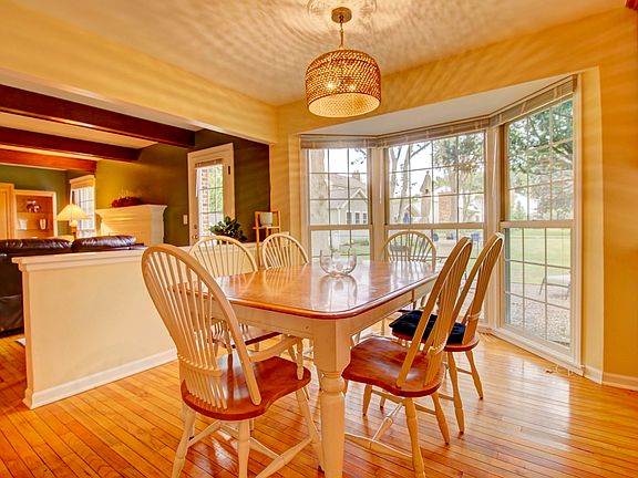 4th image of 853 Dorset Dr