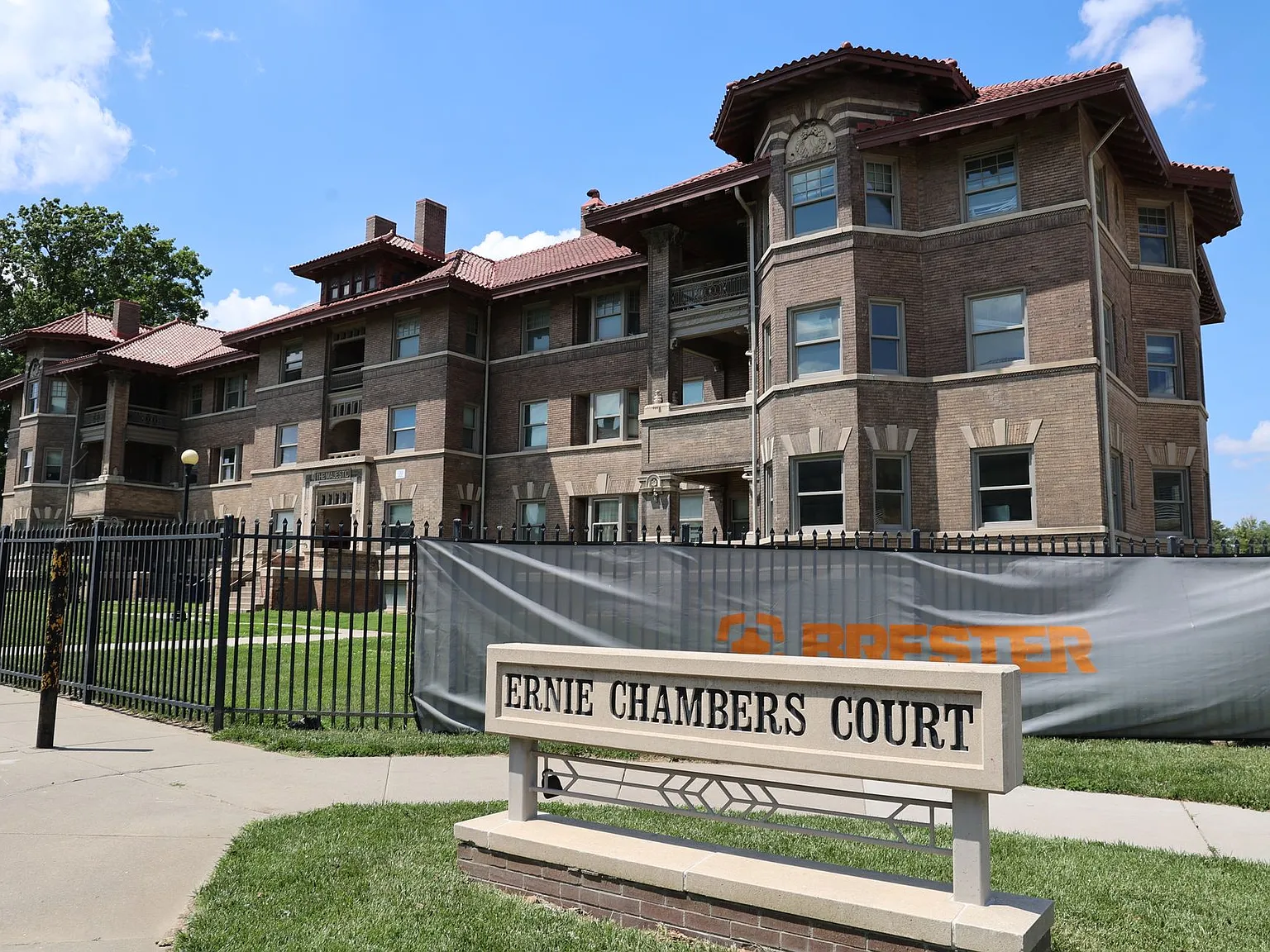 Chamber's Court — Photo 1