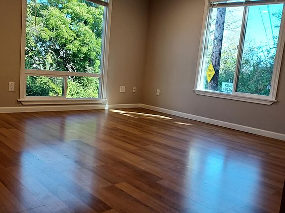 3rd image of 3001 Preble St APT 5